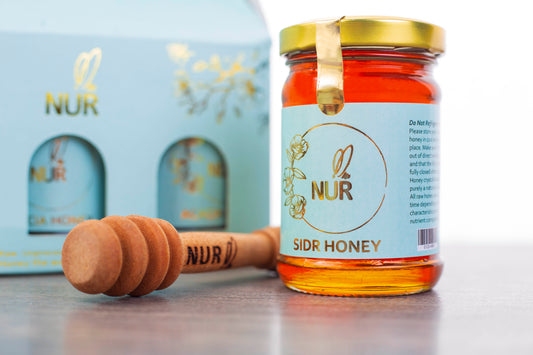 The Journey of Pure Raw Honey from Hive to Table